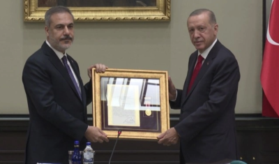 Cumhurbaşkanı Erdoğan'dan Komutanlara hediye, Hakan Fidan'a Madalya