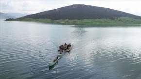 Mada Adası sakini Yörükler kayıklarla göçüyor