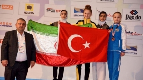 ‘Türk bayrağını öne çıkardığım için gururlu ve mutluyum’